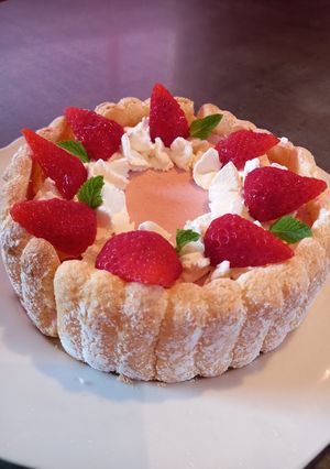 イチゴムースのシャルロットケーキ-レシピのメイン写真