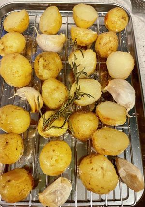 新じゃが(ころ芋)とにんにくのハーブ揚げ-レシピのメイン写真