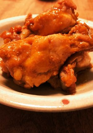 梅ジャムで鳥手羽元のニンニク酢醤油煮-レシピのメイン写真