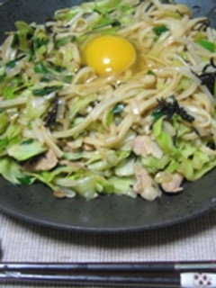 キッチンバサミと鍋ひとつで簡単焼きうどん-レシピのメイン写真