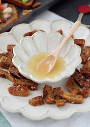 ココナッツ風味のパンの耳ラスク-レシピのメイン写真