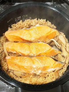 鮭と舞茸の炊き込みご飯-レシピのメイン写真