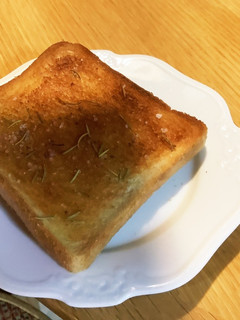 塗って散らして焼く!フォカッチャトースト-レシピのメイン写真
