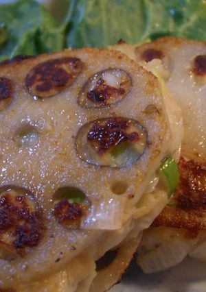 鶏ひき肉のれんこんはさみ焼き-レシピのメイン写真