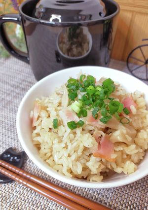 レンジで炊き込みご飯♪舞茸とベーコン-レシピのメイン写真