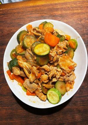 豚肉と舞茸と人参とズッキーニのトマト醤油-レシピのメイン写真