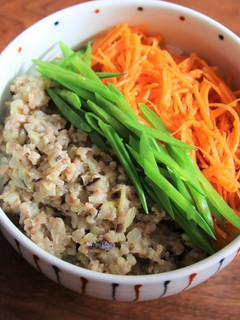 そばの実入り肉味噌丼-レシピのメイン写真