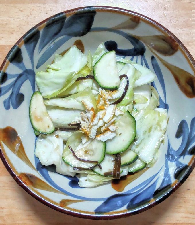 ズッキーニとキャベツの塩昆布和え-レシピのメイン写真