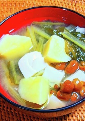 小松菜・なめこ・豆富・じゃがいもの味噌汁-レシピのメイン写真