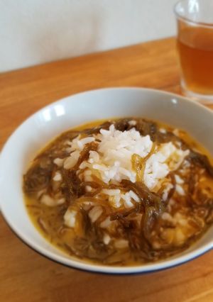 意外に合う！もずく卵かけごはん【朝食】-レシピのメイン写真