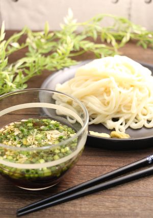簡単！つけ麺　薬味にズッキーニとネギ-レシピのメイン写真