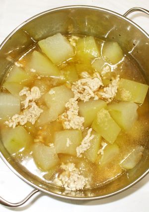 冬瓜と鶏ひき肉の煮物♪簡単むくみ漢方薬膳-レシピのメイン写真