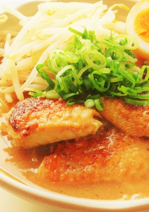 〖 鶏白湯にんにく醤油ラーメン 〗-レシピのメイン写真