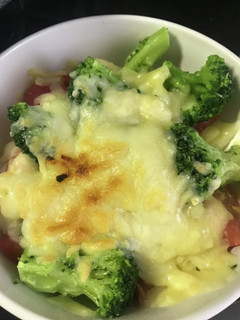 トマトとブロッコリーのチーズ焼き-レシピのメイン写真