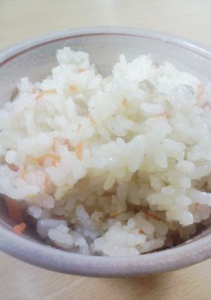 ひと味違うじゅーしー（沖縄炊き込みご飯）-レシピのメイン写真