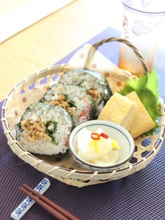 ピンクで可愛い大人の巻き寿司-レシピのメイン写真