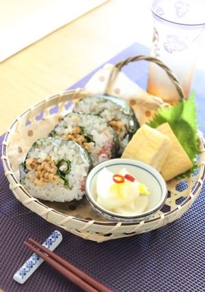 ピンクで可愛い大人の巻き寿司-レシピのメイン写真