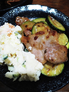 ズッキーニ豚肉と焼肉のタレで炒めただけ〜-レシピのメイン写真