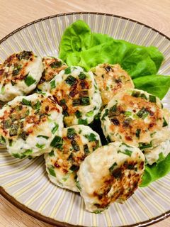 長ねぎとニラたっぷり!餃子風つくね-レシピのメイン写真