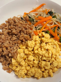 カラフルそぼろ丼-レシピのメイン写真