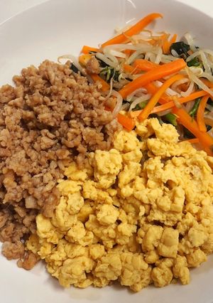 カラフルそぼろ丼-レシピのメイン写真