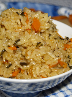 ~高野豆腐、煮しめの煮汁で~炊き込みご飯-レシピのメイン写真