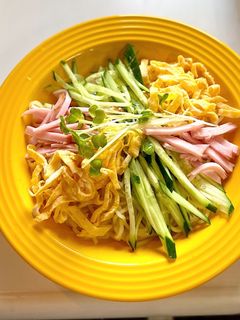 具材の種類が少ない冷やし中華盛り付け-レシピのメイン写真