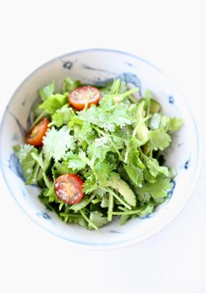 簡単美味しい、ごま油香る【パクチーサラダ-レシピのメイン写真