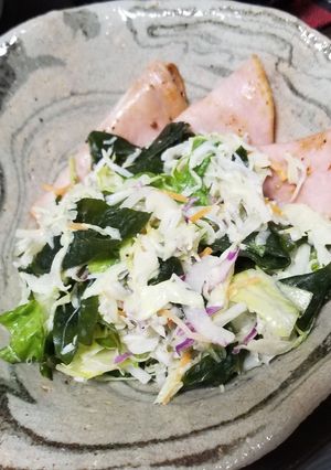 切って混ぜるだけ♪しらすワカメサラダ-レシピのメイン写真