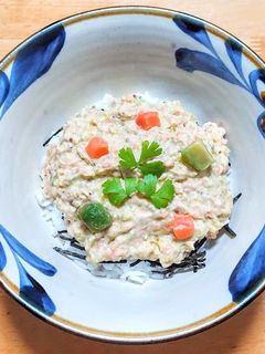サーモンとアボカドの叩きマヨネーズ和え丼-レシピのメイン写真