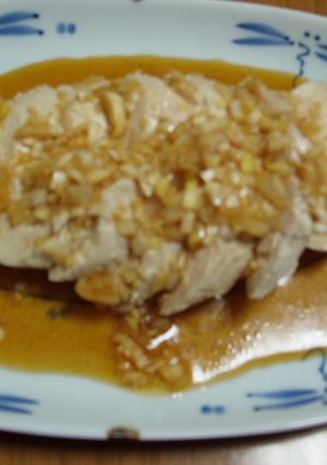 ジューシー茹で鶏の中華風たれ（油淋鶏風）-レシピのメイン写真
