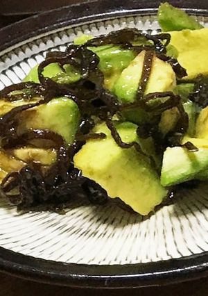 アボカドと塩昆布のオリーブオイル和え-レシピのメイン写真