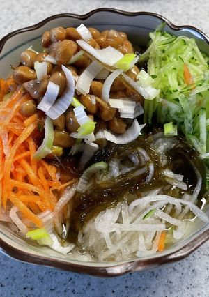 野菜たっぷりもずく酢「切って和えるだけ」-レシピのメイン写真