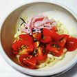 子ども向けトマトのサラダうどん