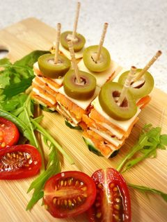 スライスチーズとスモークサーモンの前菜-レシピのメイン写真