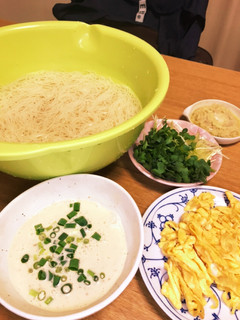 超簡単深煎り胡麻ドレと豆乳つゆでそうめん-レシピのメイン写真