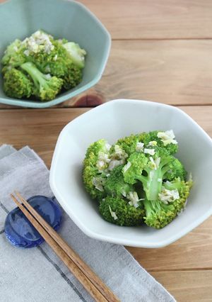 お弁当の副菜に♪ブロッコリーのねぎ塩和え-レシピのメイン写真