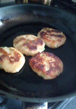 残った煮物で『じゃがもちバーグ』-レシピのメイン写真