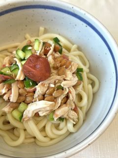 梅きゅうり納豆ささみのさっぱりうどん♪-レシピのメイン写真