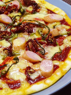 ドライトマトのオイル漬けと米粉のピザ-レシピのメイン写真