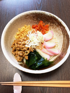 簡単で美味しくヘルシー!キムチ納豆うどん-レシピのメイン写真