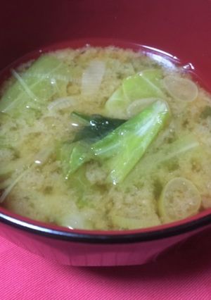葉野菜たっぷりお味噌汁-レシピのメイン写真