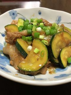ズッキーニと豚肉の味噌炒め-レシピのメイン写真