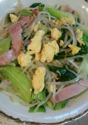 もやしたっぷり、チンゲン菜と卵の炒めもの-レシピのメイン写真