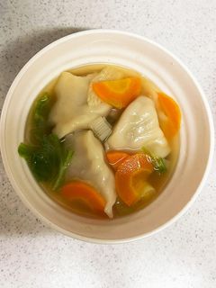 水餃子とレタスのスープ 自分用-レシピのメイン写真