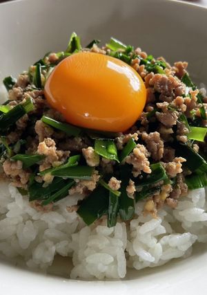 激ウマ！ニラとパクチーの豚ひき肉そぼろ♬-レシピのメイン写真