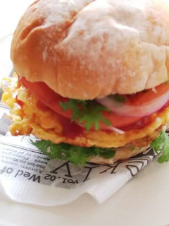 オムレツサラダバーガー-レシピのメイン写真