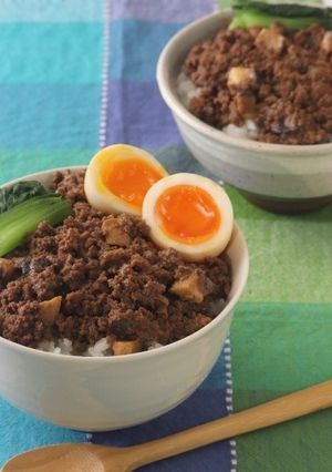 ソースで簡単！ルーロー飯風♡ひき肉丼-レシピのメイン写真