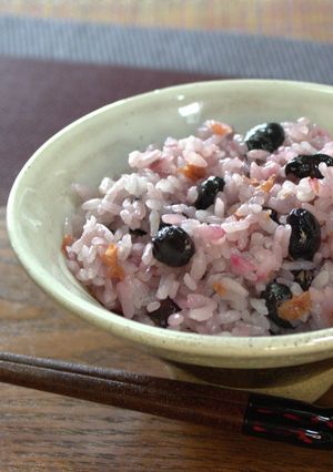 パパッと美味しい★梅入り黒豆ご飯【動画】-レシピのメイン写真
