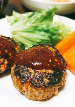 ド定番！ジューシー塩麹ハンバーグ-レシピのメイン写真